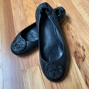 Tory Burch black leather flats
